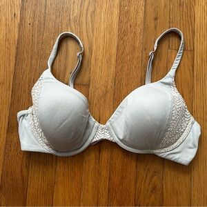 Victoria's Secret Body by Victoria Lined Perfect Lavender Bra - Size 34C